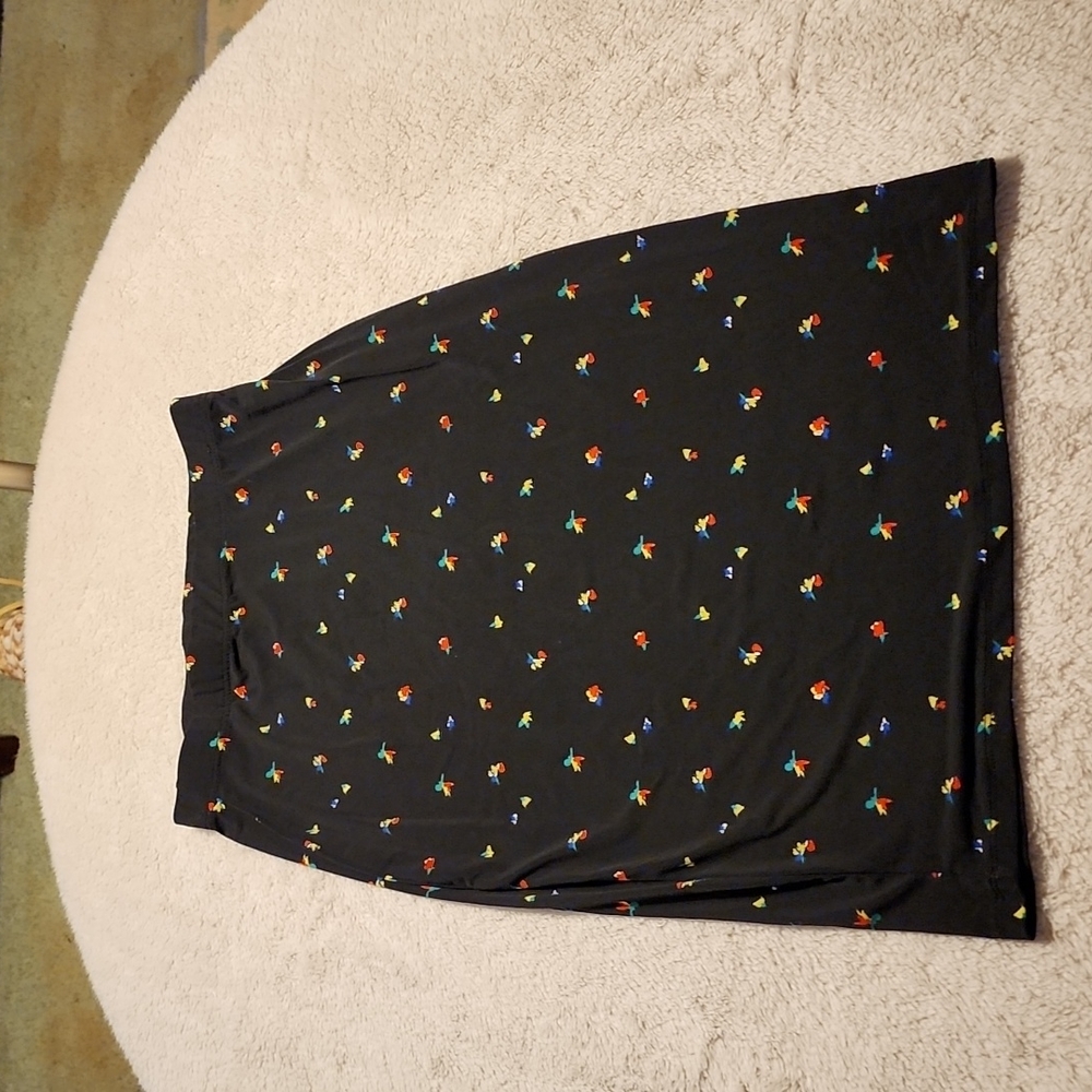 Simply styled floral pencil shirt